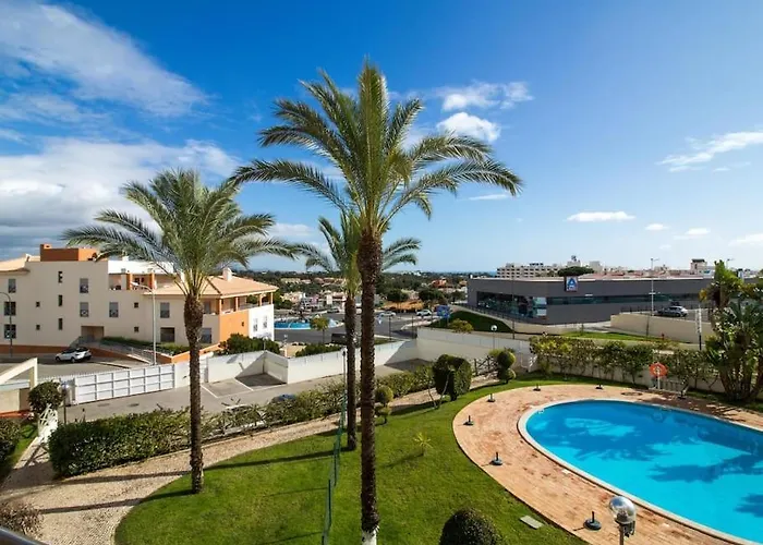 Globe 45 Apartment - Top Location & The Strip Albufeira