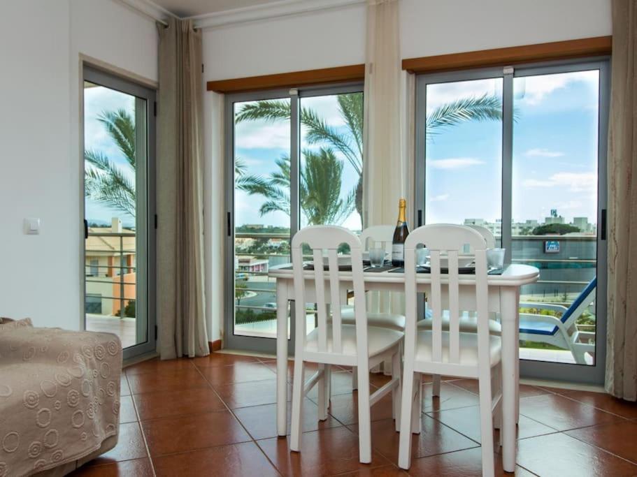 Globe 45 - Location & The Strip * Albufeira